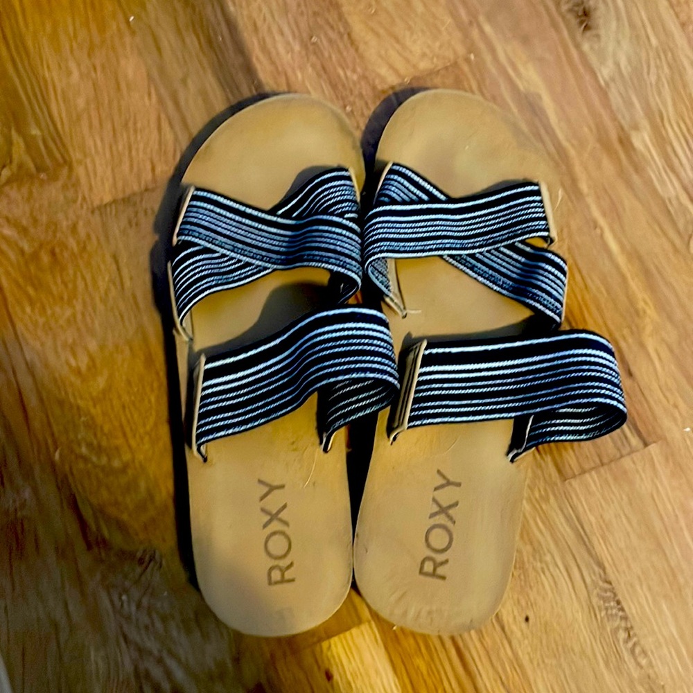 Roxy sandals